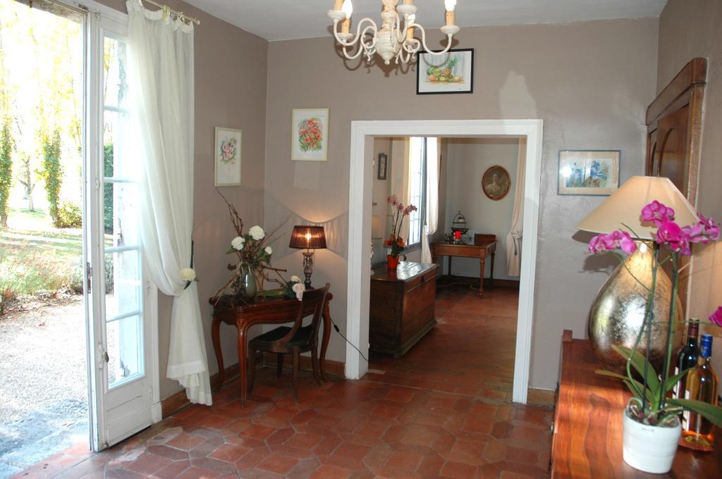 Domaine De La Queyssie Bed & Breakfast Saussignac Exterior foto