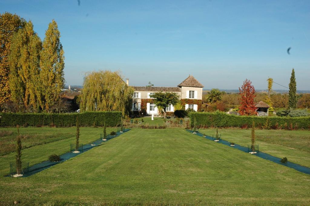 Domaine De La Queyssie Bed & Breakfast Saussignac Exterior foto